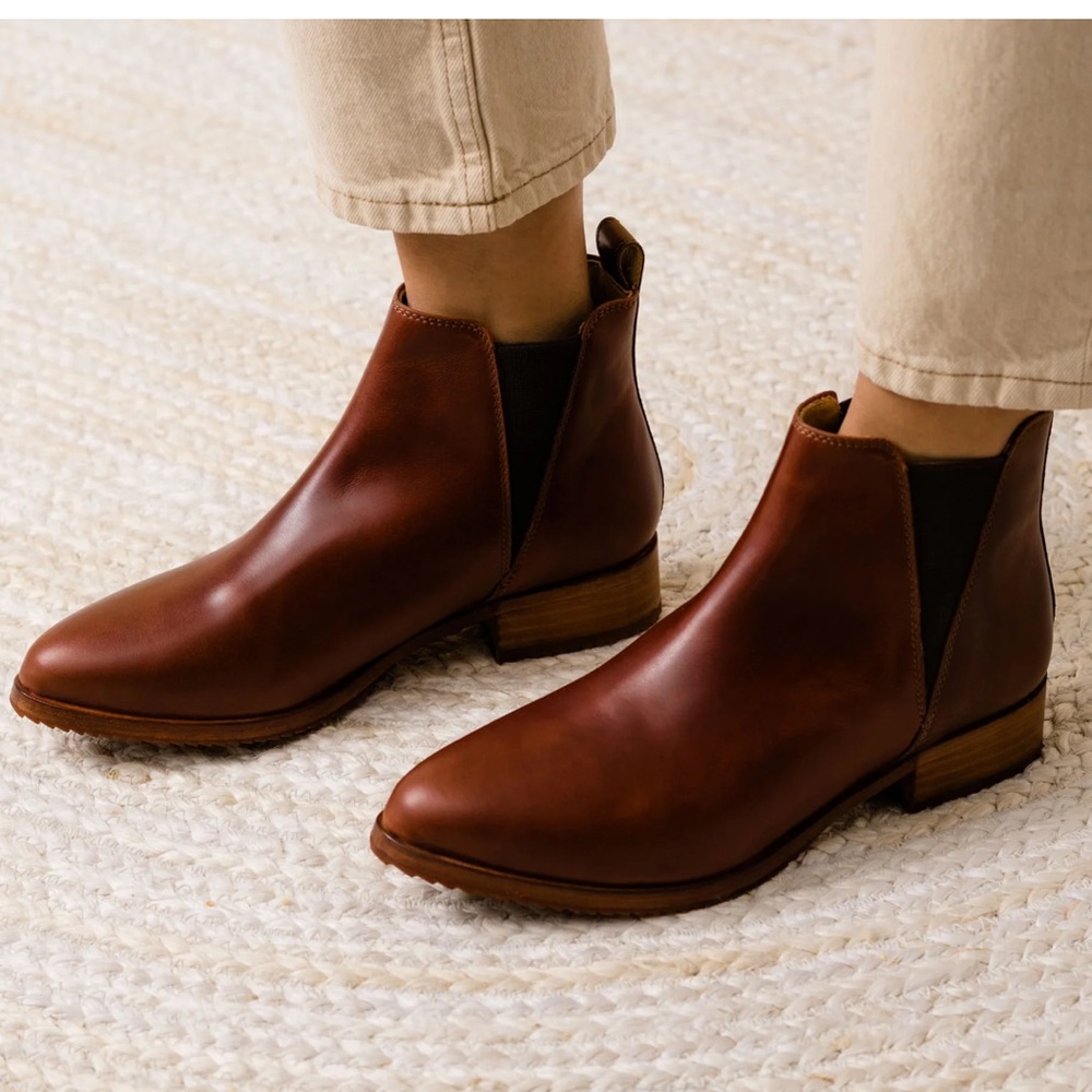 New Nisolo Anthropology Brown Chelsea Boots Sz 6